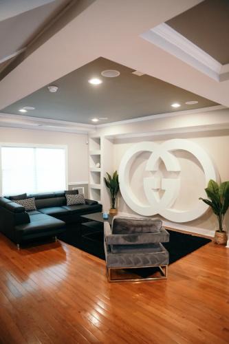 East Arlington Apartment | Charm City Luxury 4 Bedroom Brick Home