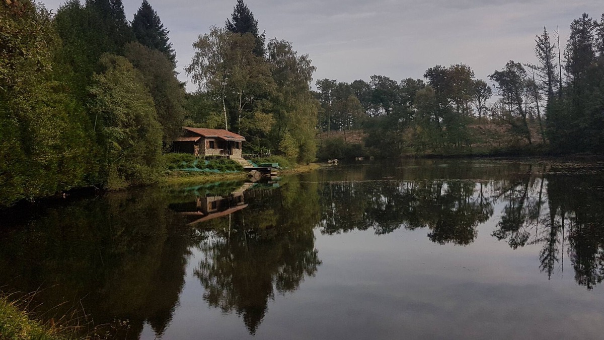 La Chapelle Montbrandeix Cabin | Charming 1-Bed Cottage in The Hideout