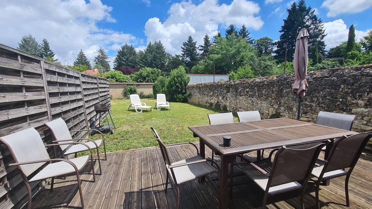 Le Pont-Chretien-Chabenet Cottage | Charming House with Private Garden, Close to River & Medieval Towns