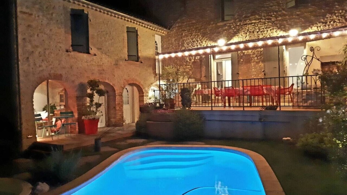Saint-Hilaire-de-Brethmas Villa | Charming house with swimming pool, jacuzzi and +!