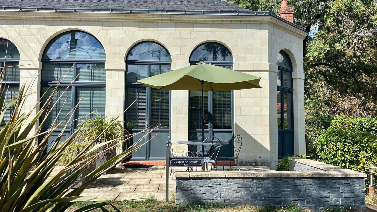 Saint-Sebastien-sur-Loire Cottage | Charming Urban Cottage with Private Terrace, Close to Nantes