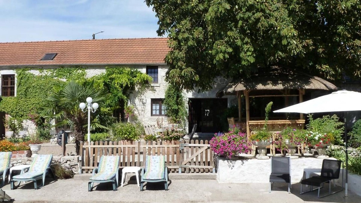 Tavers Bed & Breakfast | Charm in the Heart of Loire Valley with Wifi