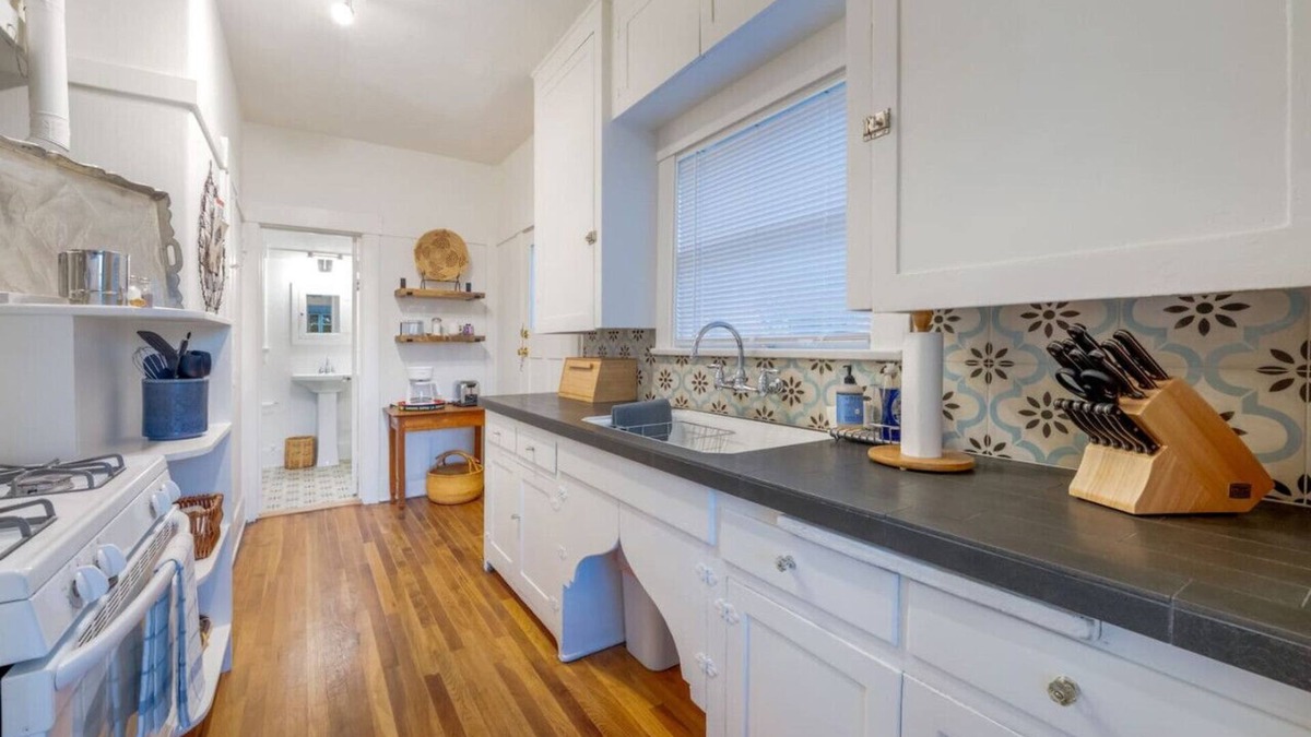 West University House | Charm/Near 4th Ave/Walk to U of A/1 BR 1 BA