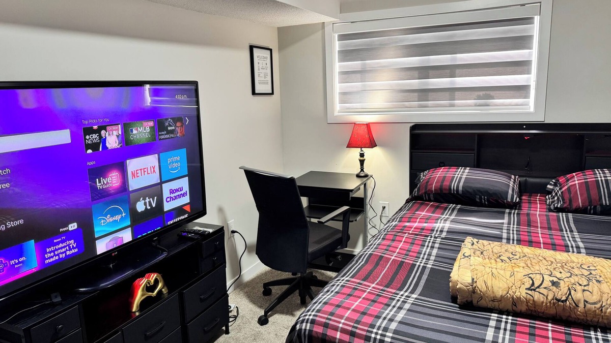 Beaumont House | Charm Private Room in Beaumont near YEG Airport/Shared Bathroom/Shared Kitchen