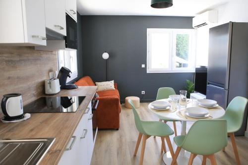 Roussillon-en-Isere Apartment | Charmant appartement T2