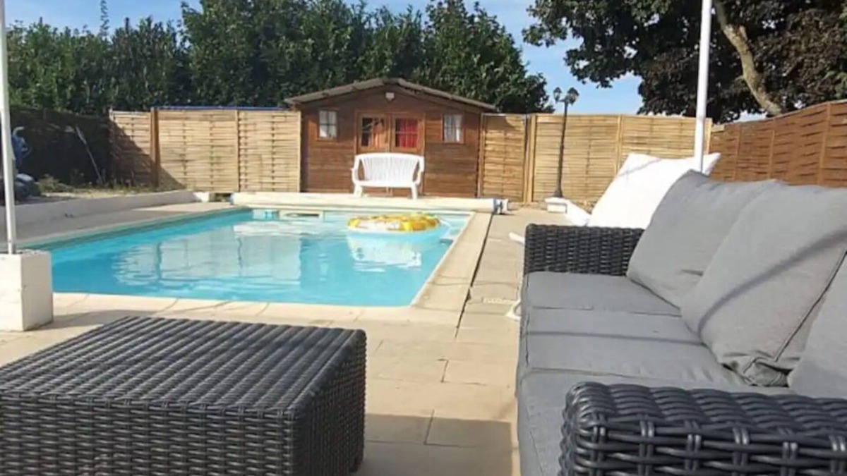 La Ferte-Gaucher Apartment | Charmant Appartement Avec Piscine