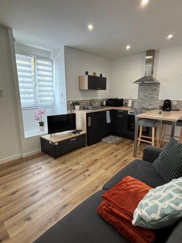 Miserey-Salines Apartment | Charmant appartement neuf avec parking privé