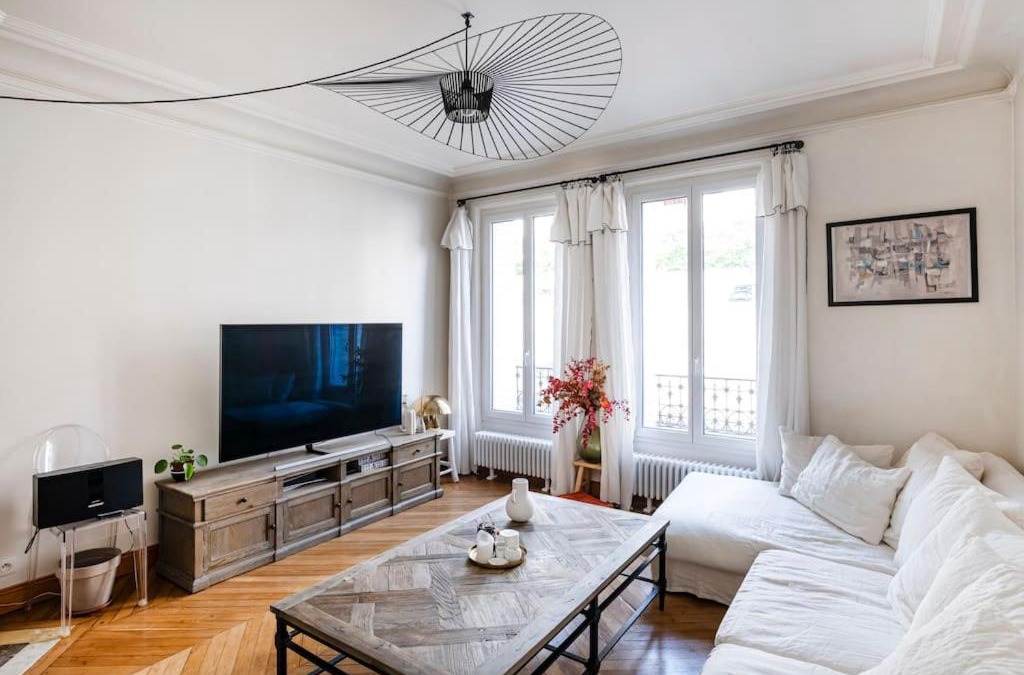 Suresnes Apartment | Charmant Appartement avec Jardin