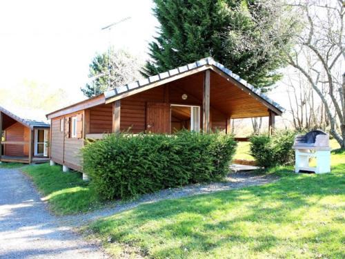 Treignat House | Charmant Chalet Familial avec Terrasse et Activités d'Été - Camping 2 Étoiles - FR-1-489-400