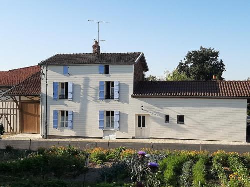 Frampas House | Charmant Gîte à Pans de Bois près du Lac du Der – Jardin Privatif et Activités Nautiques - FR-1-611-16