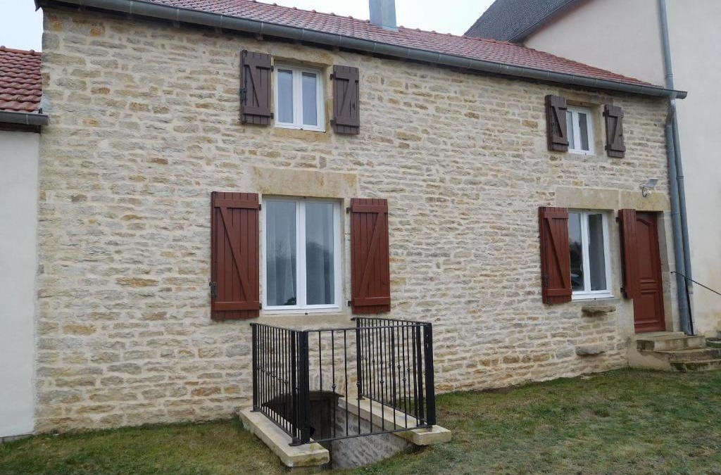 Gilley House | Charmant Gîte Familial à Gilley, Proche Fayl-Billot et Cite Fortifiée de Langres - FR-1-611-71