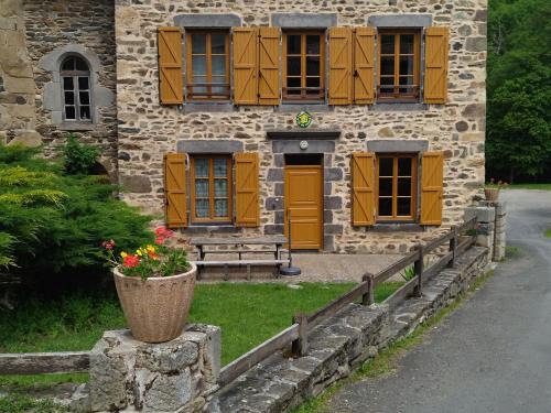 Saint-Didier-sur-Doulon House | Charmant Gîte Indépendant au Coeur d'un Village de Campagne avec Cour Fermée - FR-1-582-222
