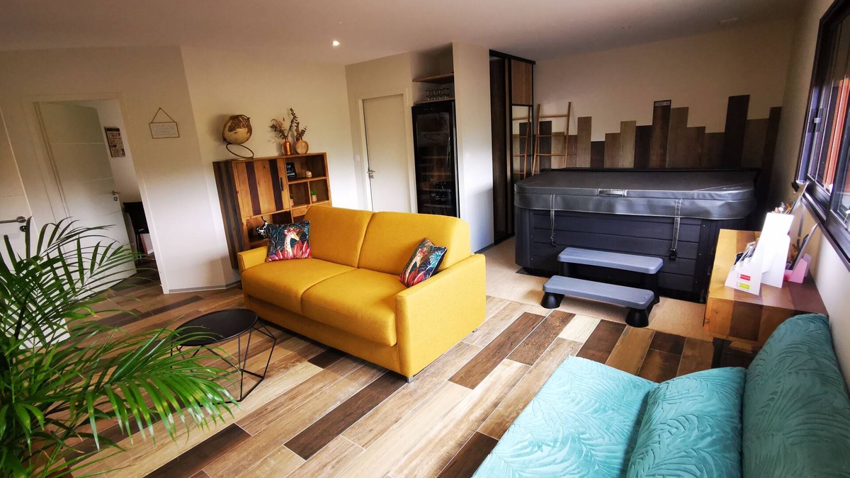 Les Landes-Genusson Apartment | Charmant Logement Avec Jacuzzi Proche Puy Du Fou