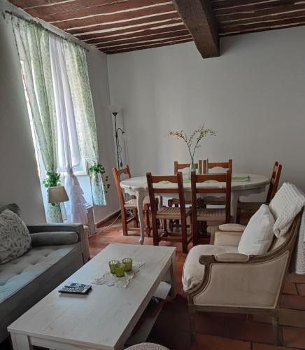 La Garde-Freinet Apartment | Charmant petit appartement provençal