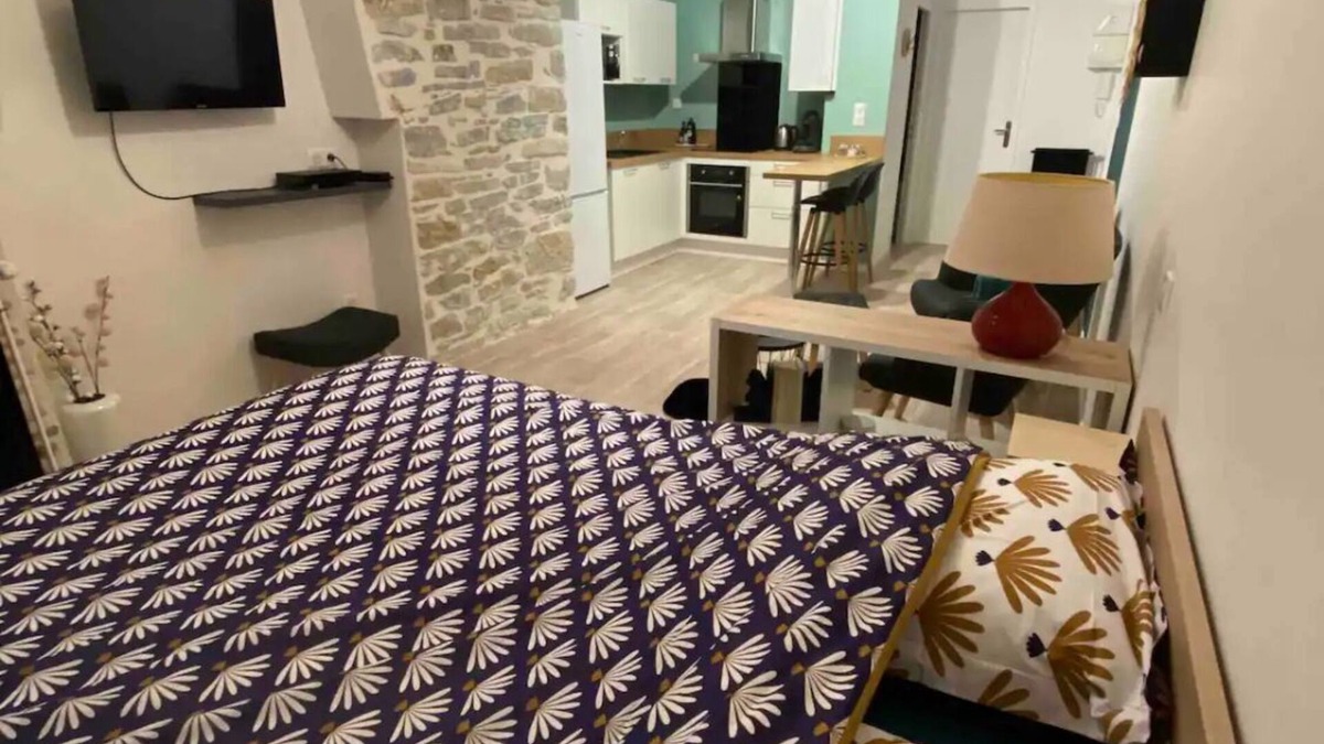Oloron-Sainte-Marie Apartment | Charmant Studio Idéalement Placé et Paisible !