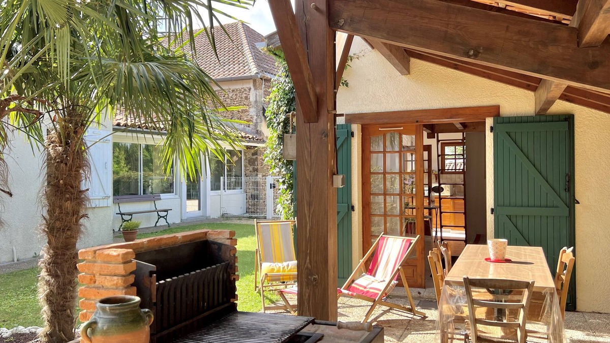 Tilh House | Charmant Studio 25 m² Avec Mezzanine et Piscine