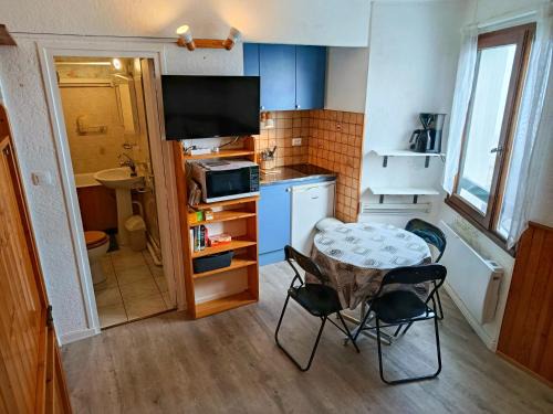 Arette Apartment | Charmant studio accès direct aux pistes et GR10, vue sur la vallée