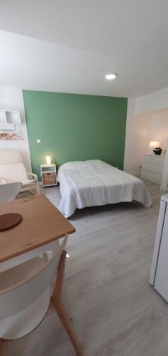 Bourgueil Apartment | Charmant studio centre de Bourgueil