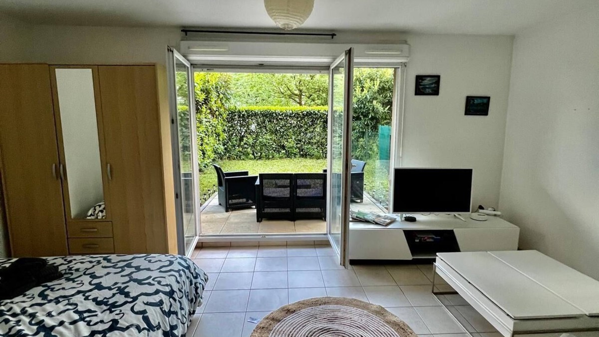 Cergy Apartment | Charmant Studio Lumineux