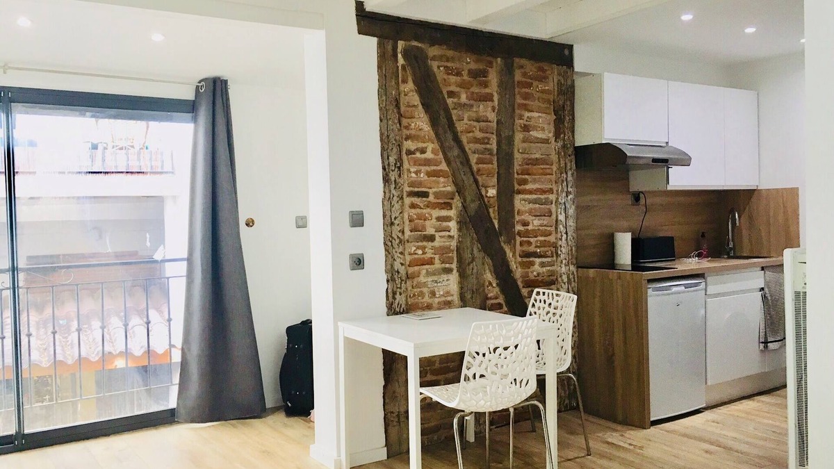 Saint - Michel Apartment | Charmant Studio Refait à Neuf, au Pied du Métro et du Tramway