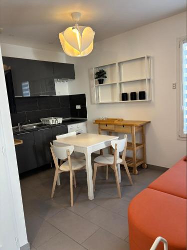Porte Des Alpes - Mi Plaine - Manissieux Apartment | Charmant studio St Priest Proche Université Lyon2