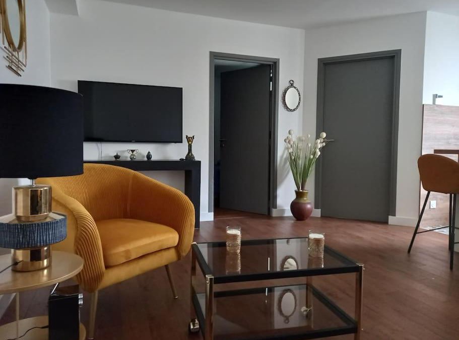 Ceyrat Apartment | Charmant T2 rénové et climatisé chez Cathy