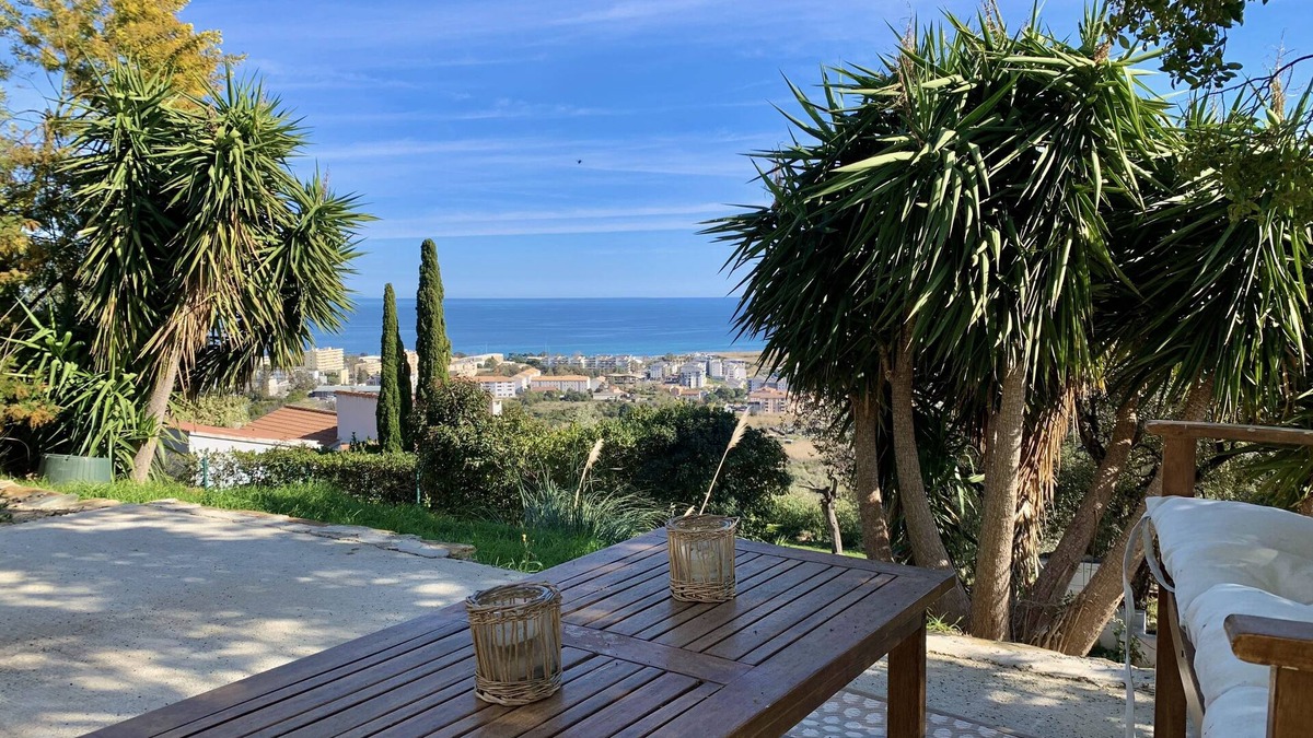 Bastia Apartment | Charmant T2 vue mer