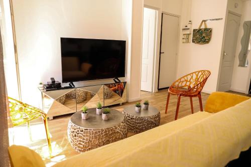 Blatin Apartment | CHARMANT T3 JAUDE + TERRASSE ET GARAGE