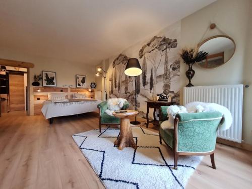Pierrepont Bed & Breakfast | Charmante chambre avec salle d'eau privative et espace salon - FR-1-584-325