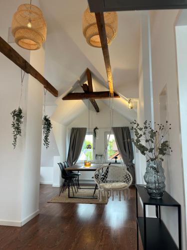 Lage Apartment | Charmante Dachgeschosswohnung in Lage