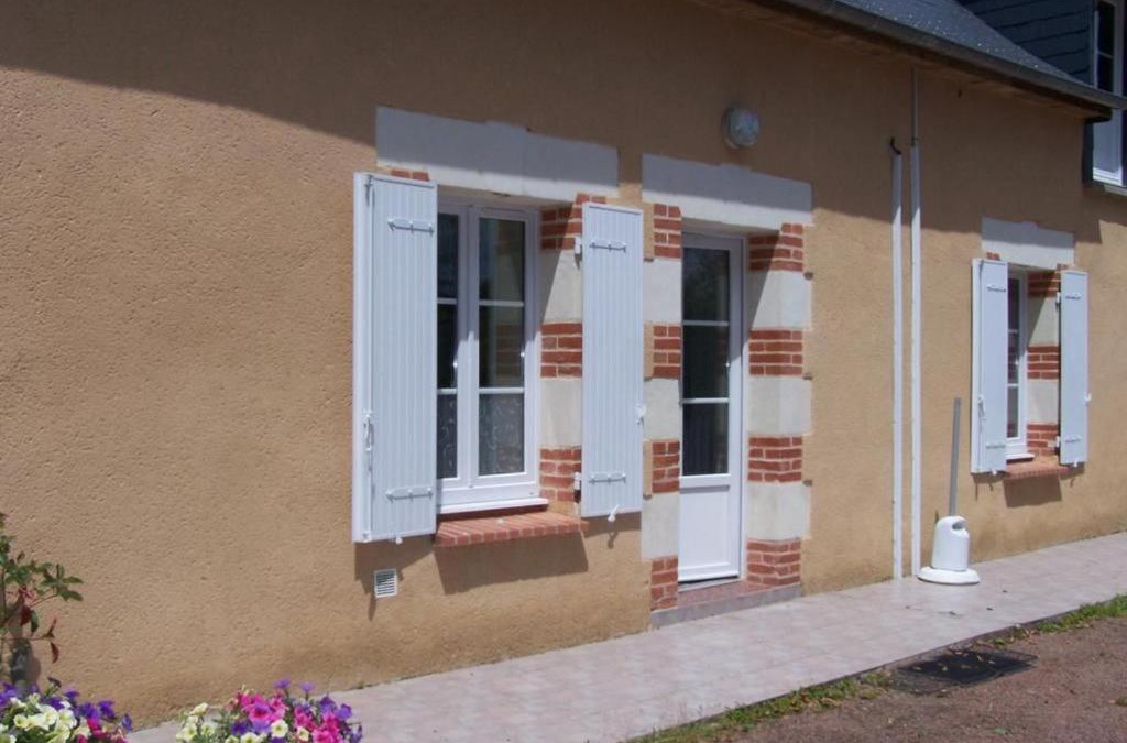La Chapelle-aux-Choux House | Charmante Fermette Rénovée avec Terrasse Privative et Vélos, 2 Chambres, Proche Le Lude - FR-1-410-155