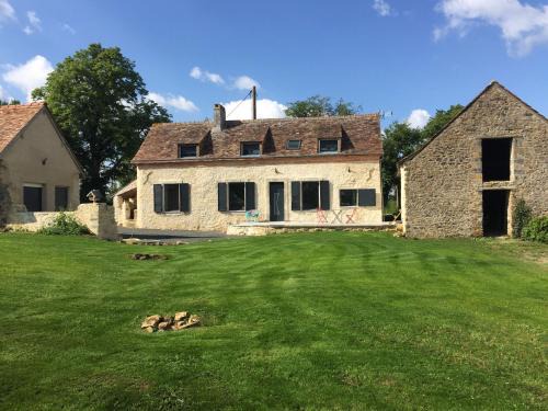 Avesse House | Charmante Fermette avec Jardin, Terrasse et 4 Chambres - Idéale pour Familles et Amis - FR-1-410-436
