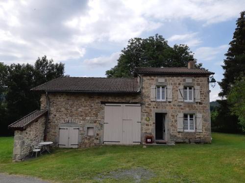 Lavoine House | Charmante Fermette avec Jardin, Proche Randonnées et Ski, à Lavoine - FR-1-489-136
