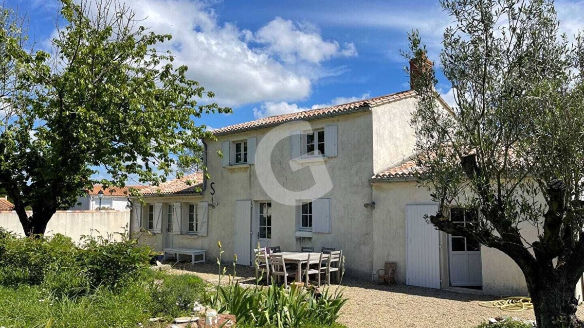 La Jonchere House | Charmante Maison de Village Avec Linge-plage 12km