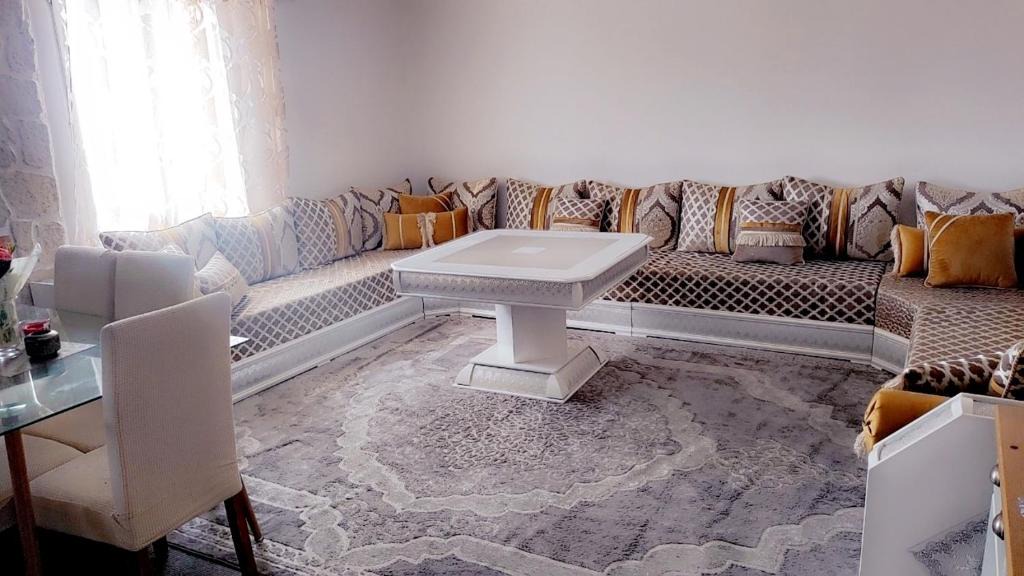 Chateauroux House | charmante maison familiale avec piscine et Jacuzzi