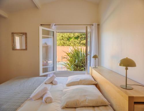 Molleges Villa | Charmante maison - piscine privée, Calme & Nature
