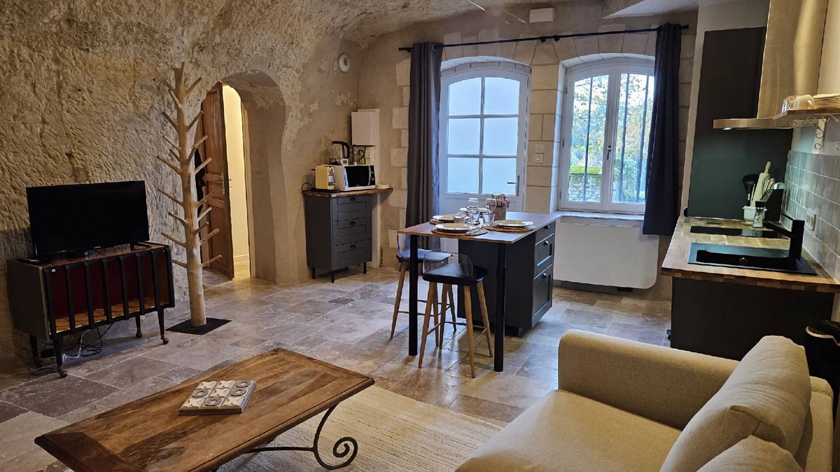 Rochecorbon House | Charmante Maison Troglodyte Loire Valley