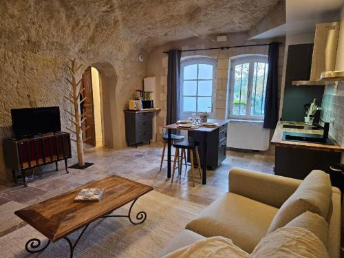 Rochecorbon House | Charmante maison troglodyte Loire Valley