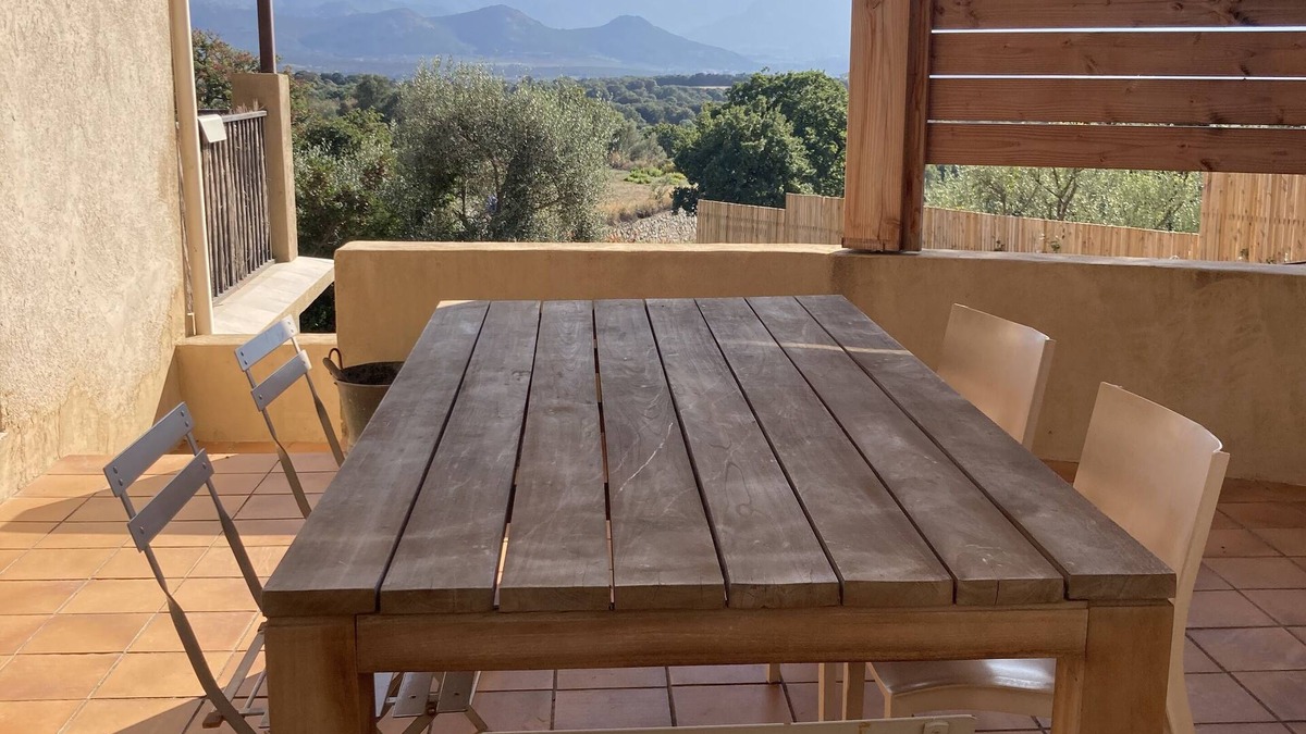 Lumio House | Charmante Petite Maison Avec Piscine Proche de la Plage
