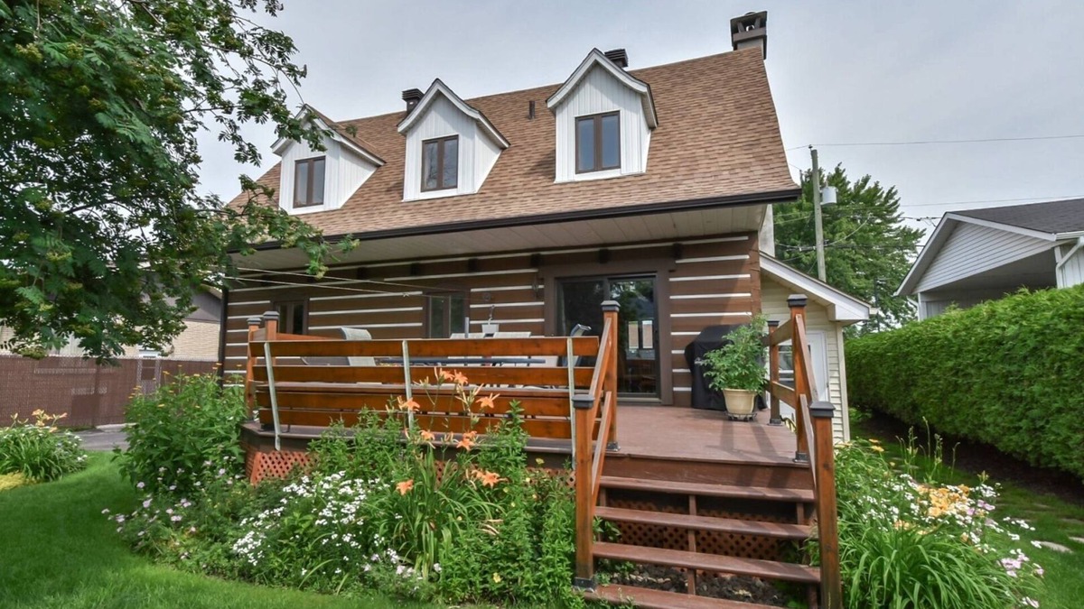 St. Jerome Cottage | Charmante, spacieuse maison canadienne/Charming and very spacious Canadian house
