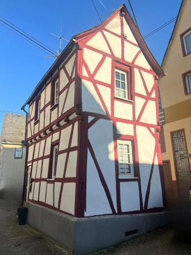 Rhens Ski Chalet | Charmantes denkmalgeschütztes Tiny House am Rhein