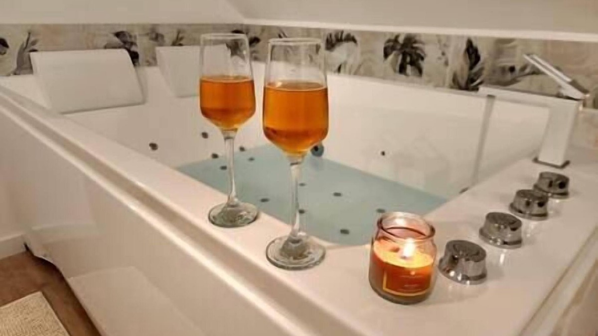 Cambrai Apartment | Charme, Détente Sous les Étoiles