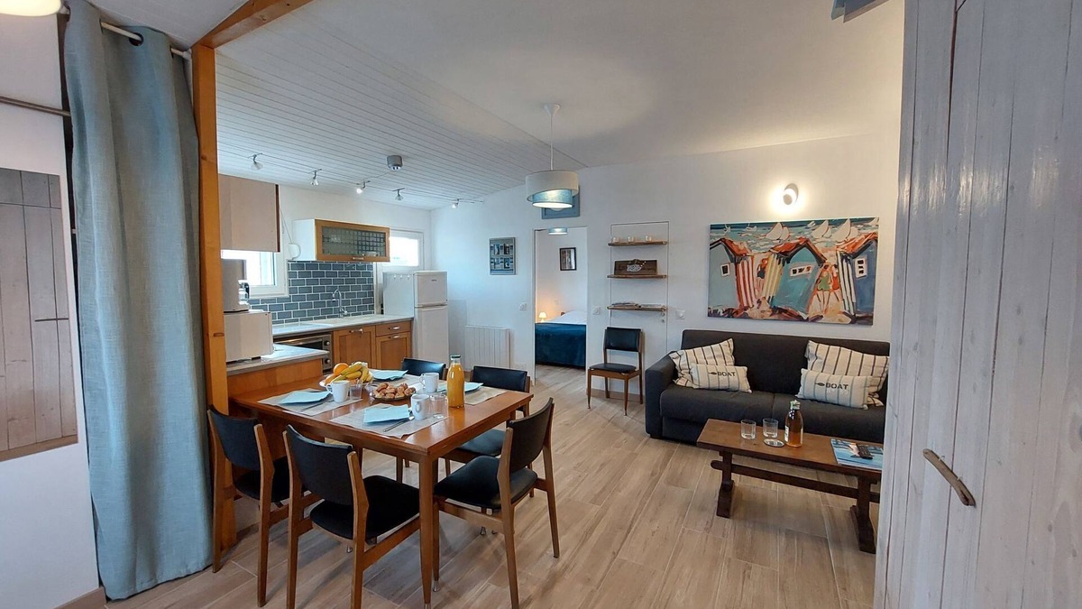 L'Epine House | Charme de la Petite Bosse by Interhome