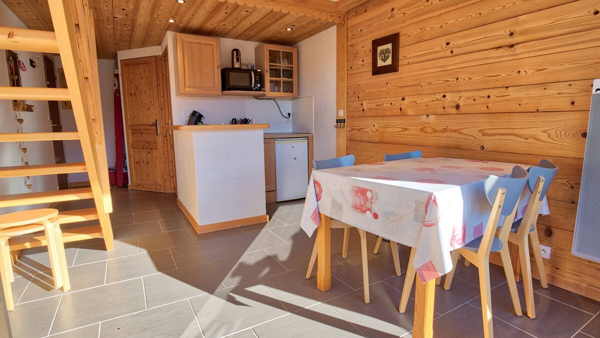 Notre-Dame-de-Bellecombe Apartment | Charming renovated duplex with view, 4 people