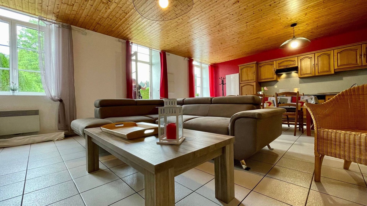 Saint-Julien-Molhesabate Cottage | Charming Nature Retreat: 3-BR Home, Garden, Nearby Hiking & Cycling Trails