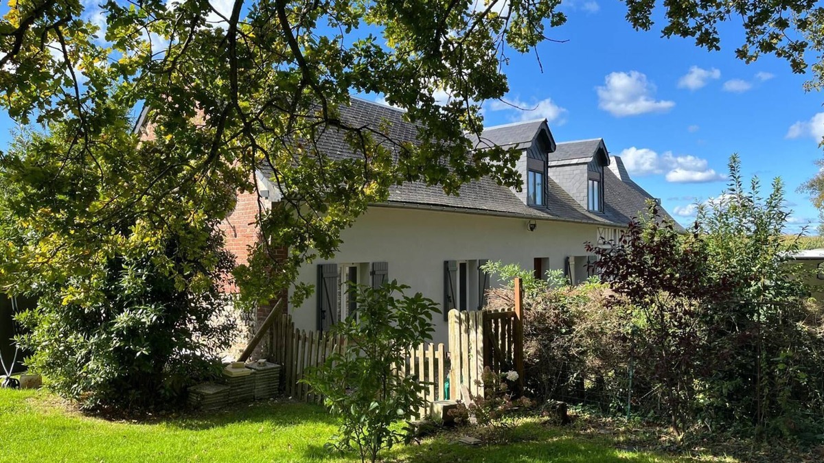 Saint-Martin-aux-Buneaux Cottage | Charming and spacious restored farmhouse, 15 min walk from the beach!