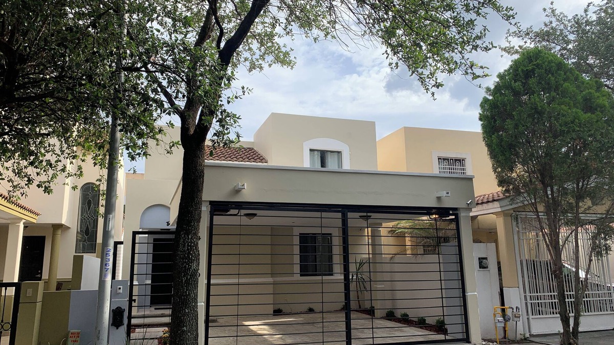 Escobedo House | Charming 3-bedroom house with WiFi, AC Gated Community San Nicolás de los Garza
