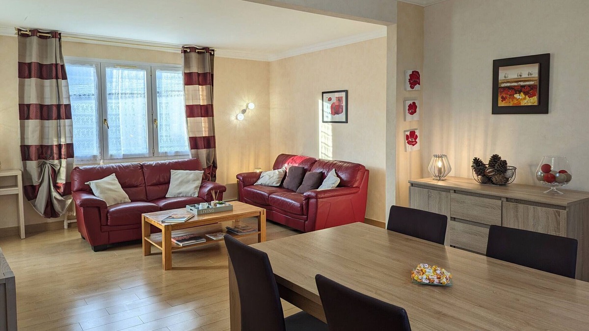 Cesarville-Dossainville Cottage | Charming Farmhouse Retreat: 4 Bedrooms, Near Paris & Loire Castles, Bikes, Private Terrace