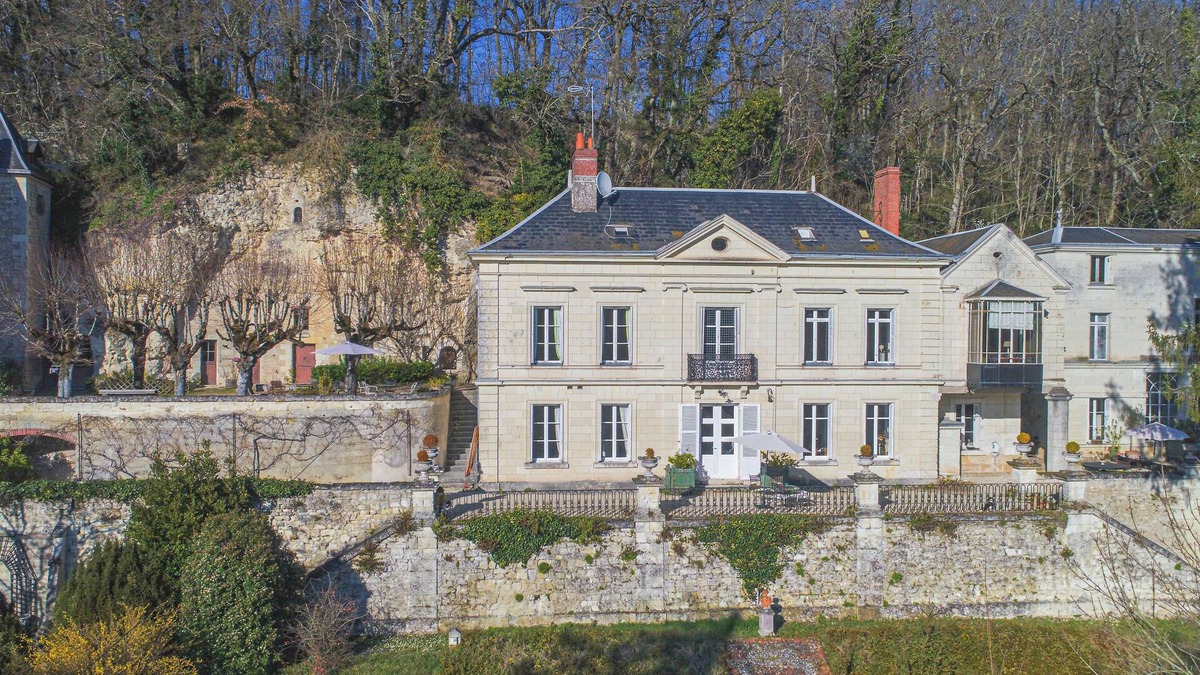 Bourre Bed & Breakfast | Charming manor house with 2 suites, swimming pool, 15 min from Chenonceau and Beauval