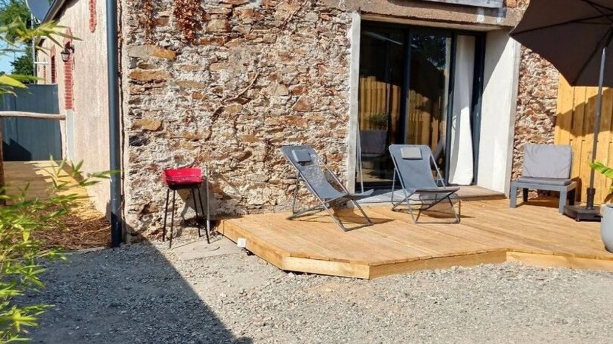 Saint-Julien-des-Landes House | Charming gîte: beach, lake and nature
